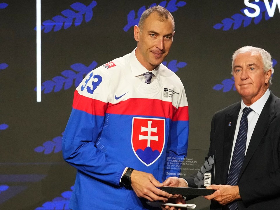 Zdeno Chára vstúpil do Siene slávy IIHF.