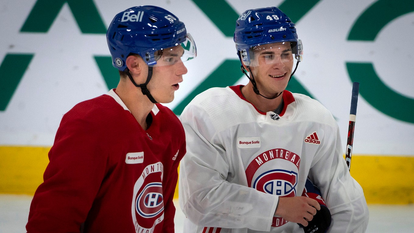 Juraj Slafkovský a Filip Mešár na tréningu Montreal Canadiens.