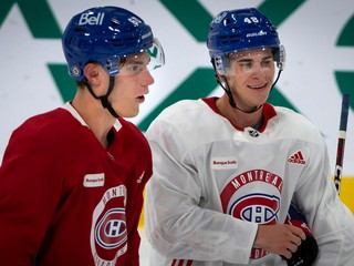 Juraj Slafkovský a Filip Mešár na tréningu Montreal Canadiens.