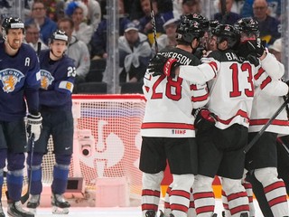 Radosť kanadských hokejistov na MS v hokeji 2022.