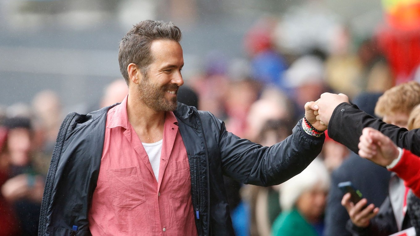 Spolumajiteľ Wrexham AFC Ryan Rynolds.