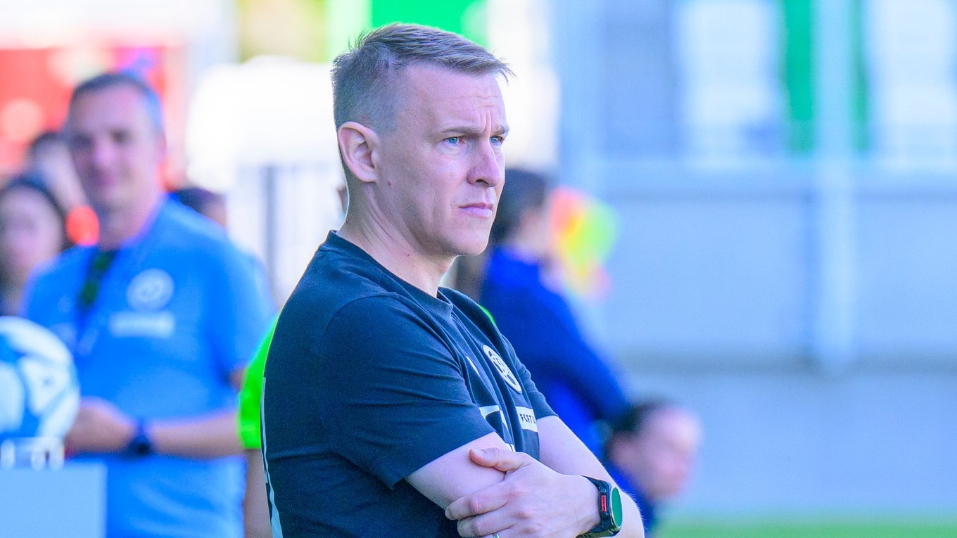 Hlavný tréner slovenskej ženskej futbalovej reprezentácie Peter Kopúň.