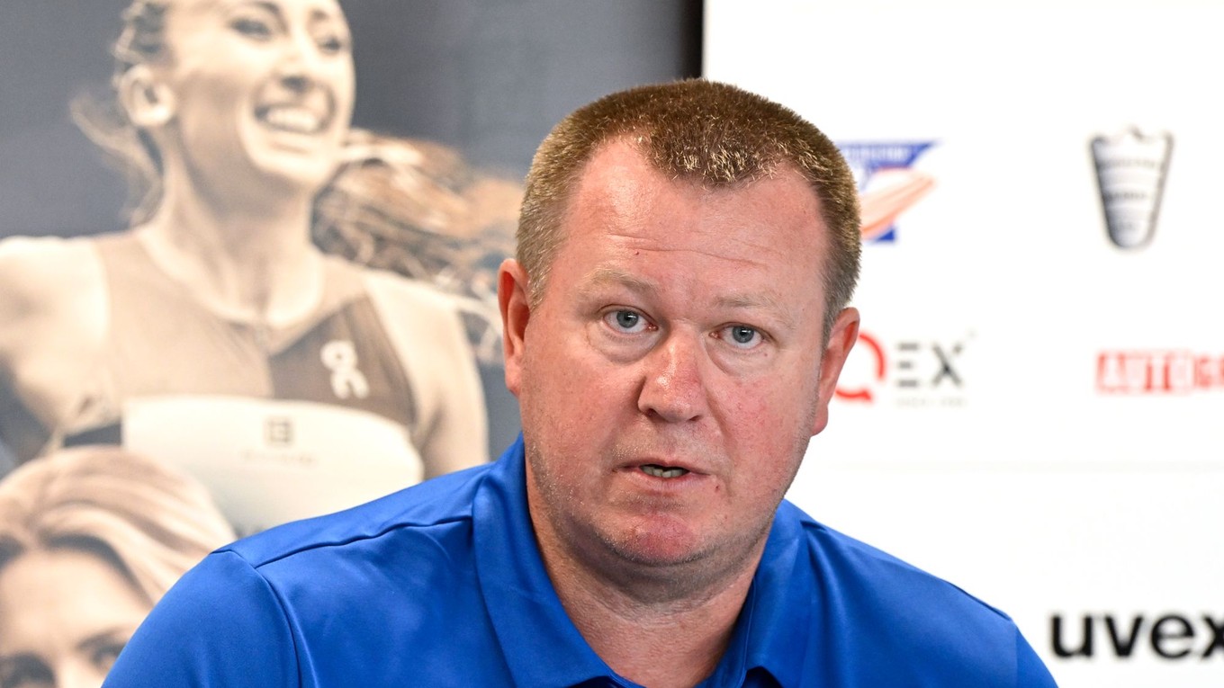 Na snímke šéftréner slovenských atlétov Libor Charfreitag počas tlačovej konferencie Slovenského atletického zväzu (SAZ).