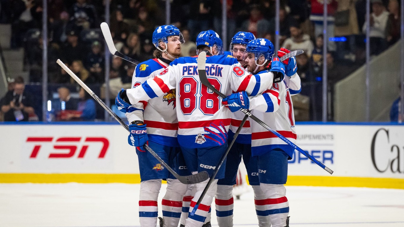 Juraj Pekarčík (v strede) so spoluhráčmi