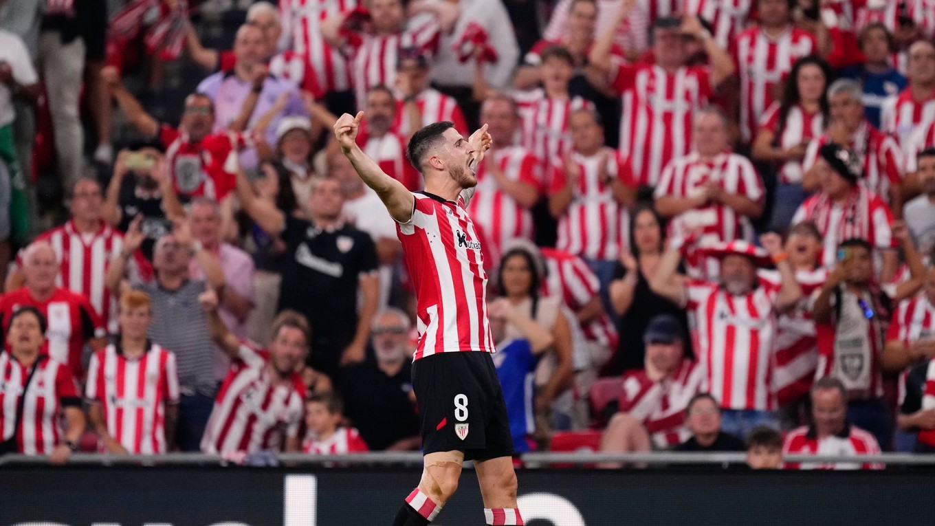 Oihan Sancet sa teší z gólu v zápase medzi Athleticom Bilbao a Rayom Vallecanom.