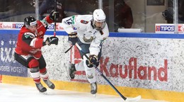 Na snímke zľava Patrík Bačík (Banská Bystrica) a Michael Drábek (Spišská Nová Ves).