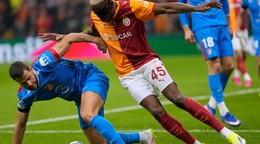 David Hancko a Victor Osimhen.