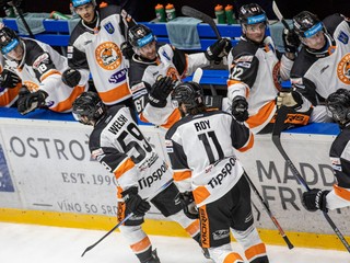 Radosť hráčov HK Dukla Michalovce po strelelní gólu v zápase Tipsport ligy.