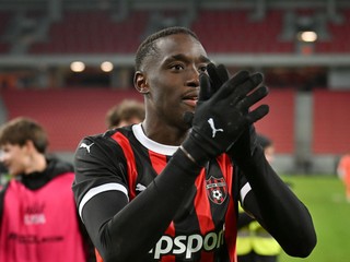 Na snímke radosť hráča Trnavy Idjessiho Metsoka po postupe.