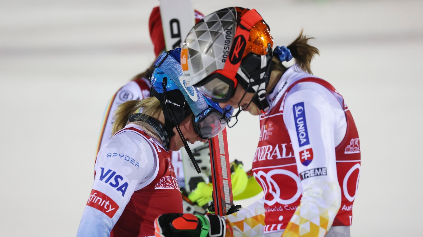 Mikaela Shiffrinová a Petra Vlhová, dve najväčšie hviezdy súčasného zjazdového lyžovania. 