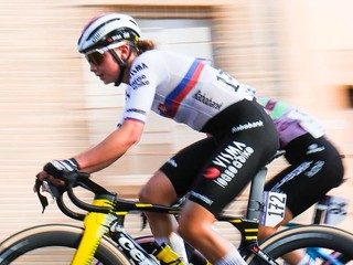 Slovenská cyklistka Viktória Chladoňová počas Gira d'Italia 2026. 