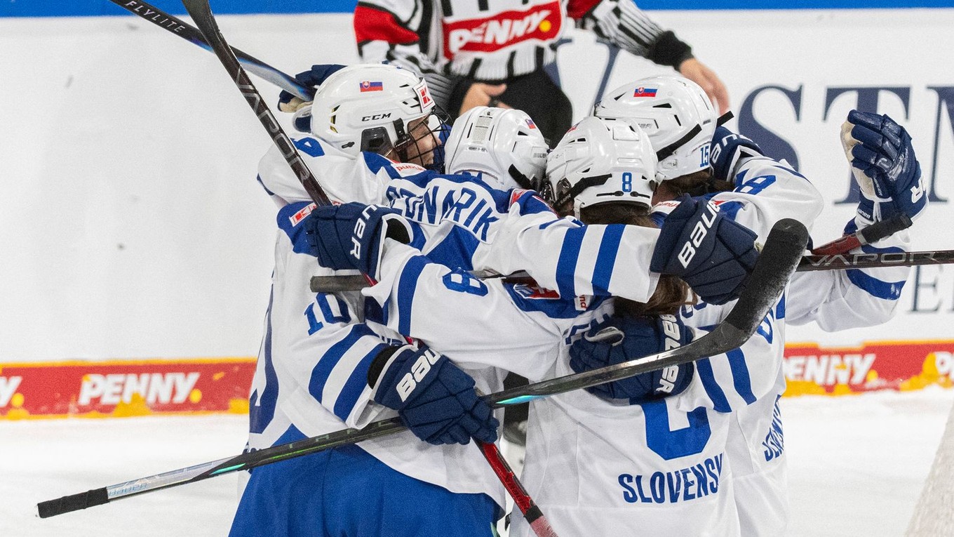 Gólová radosť slovenských hokejistiek.