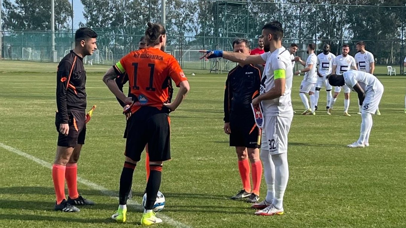 Momentka zo zápasu MFK Ružomberok - FC Ballkani.