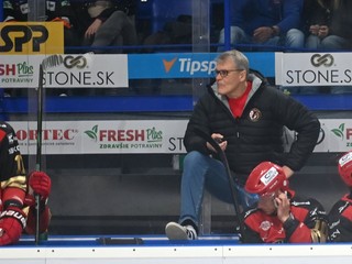 Tréner HC Prešov Kai Suikkanen počas zápasu proti HC Košice.