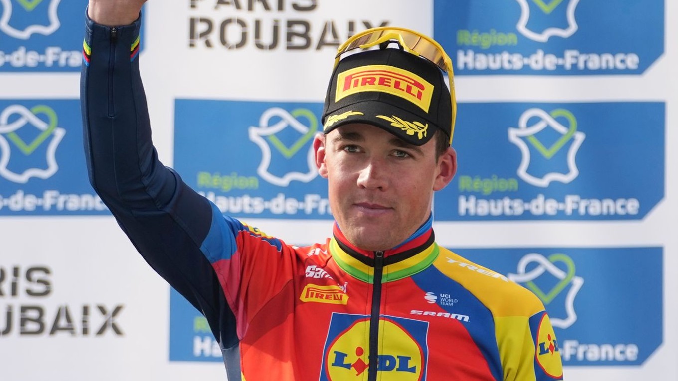 Mads Pedersen obsadil tretie miesto na monumentálnej klasike Paríž - Roubaix 2025.