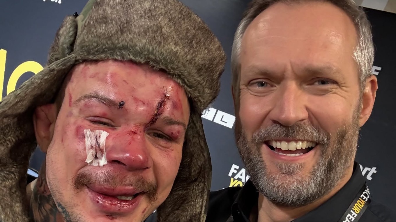 Pukač s Novotným na tlačovej konferencii.