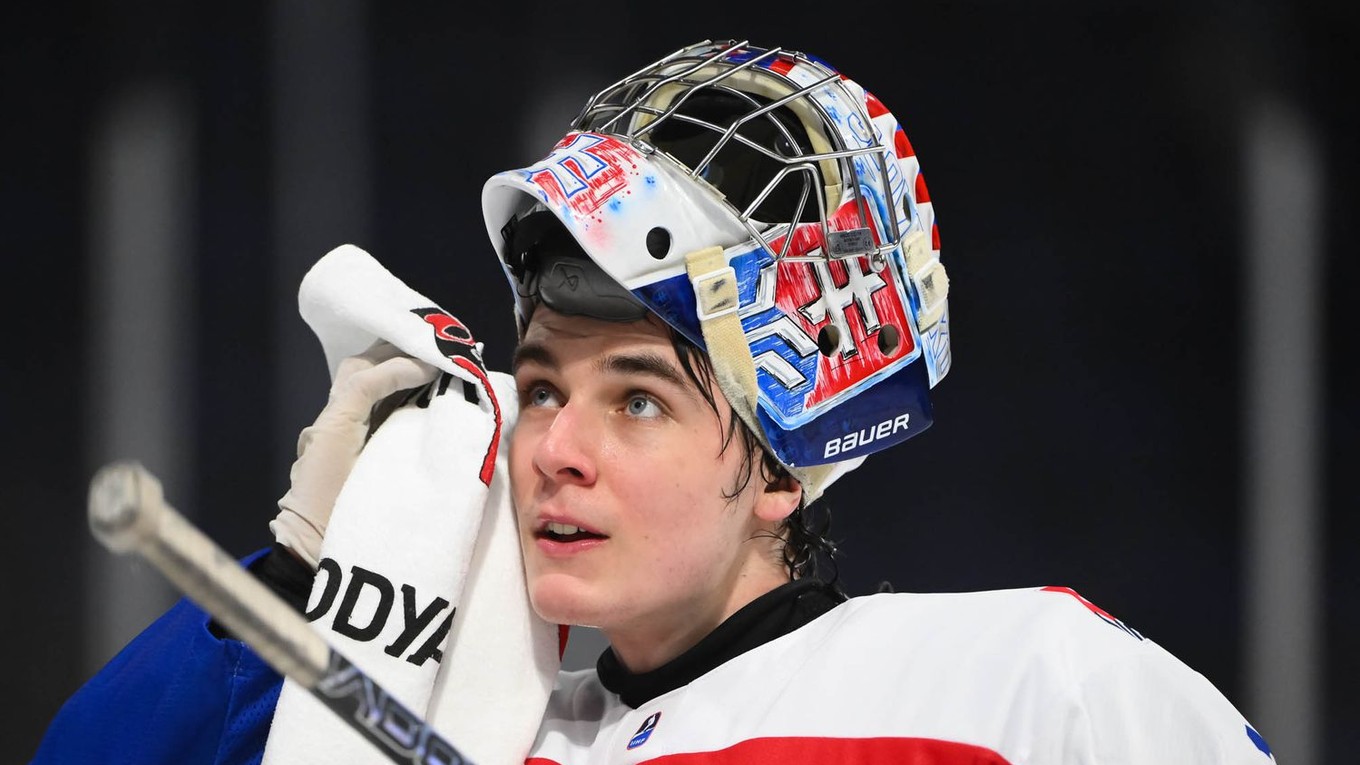 Brankár Michal Prádel v zápase Slovensko - Fínsko na MS v hokeji do 18 rokov 2025.