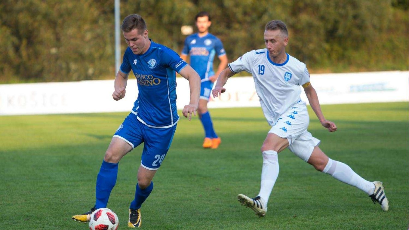 Vľavo Jakub Novotný.