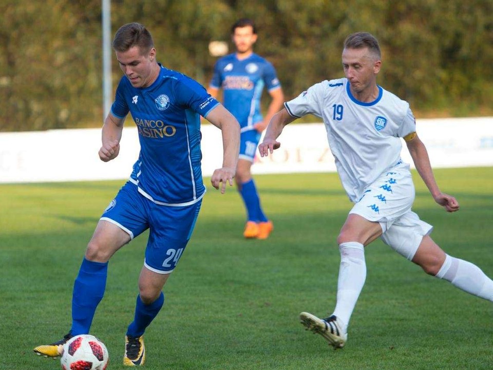 Vľavo Jakub Novotný.