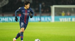 Lee Kang-in v drese PSG