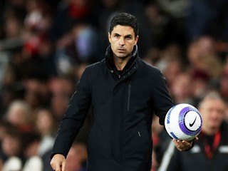 Tréner Mikel Arteta.