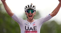 Slovinský cyklista Tadej Pogačar vyhral 2. etapu Giro d'Italia 2024.