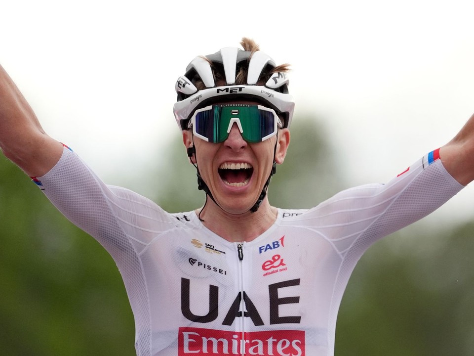 Slovinský cyklista Tadej Pogačar vyhral 2. etapu Giro d'Italia 2024.