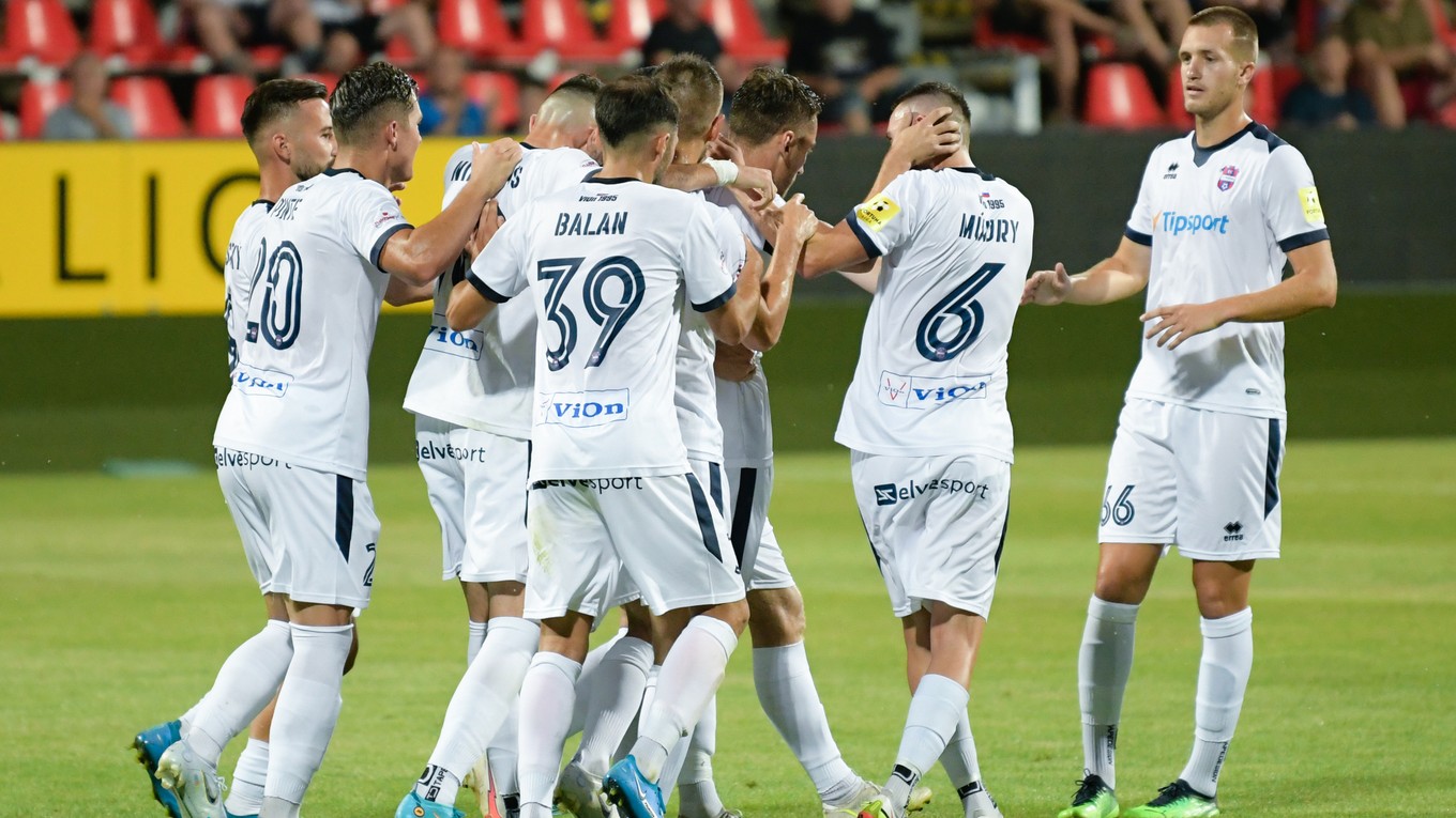 Futbalisti FC ViOn Zlaté Moravce.