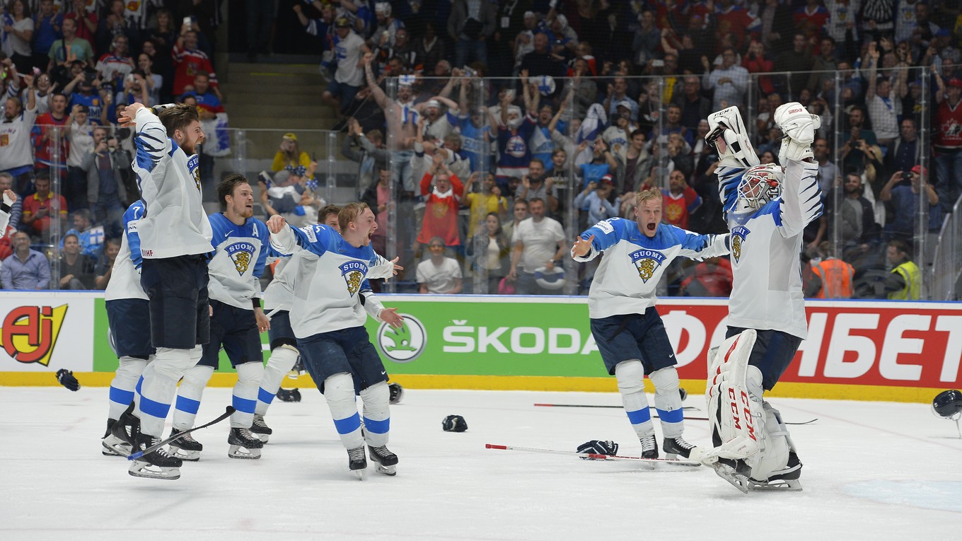 Fínski hokejisti sa tešia zo zisku titulu na MS v hokeji 2019 v Bratislave.