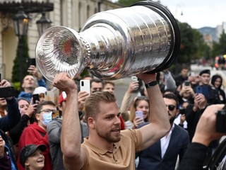 Erik Černák priniesol Stanleyho pohár do rodných Košíc.