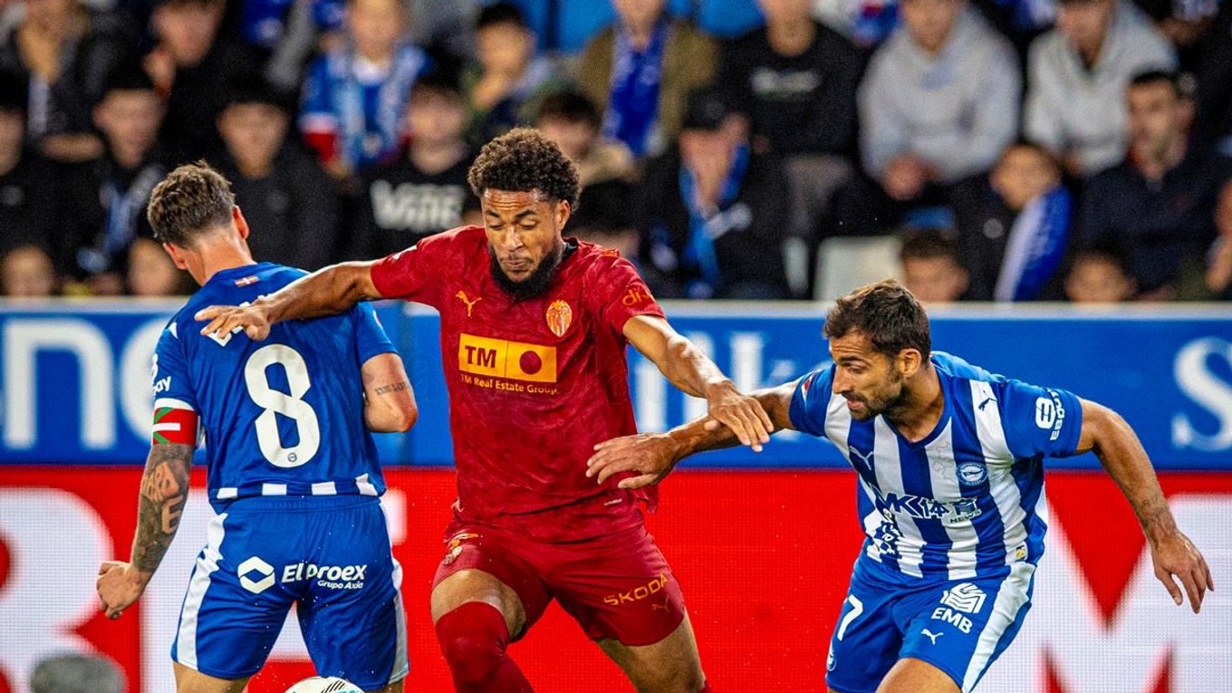 Momentka zo zápasu Alavés - Valencia.