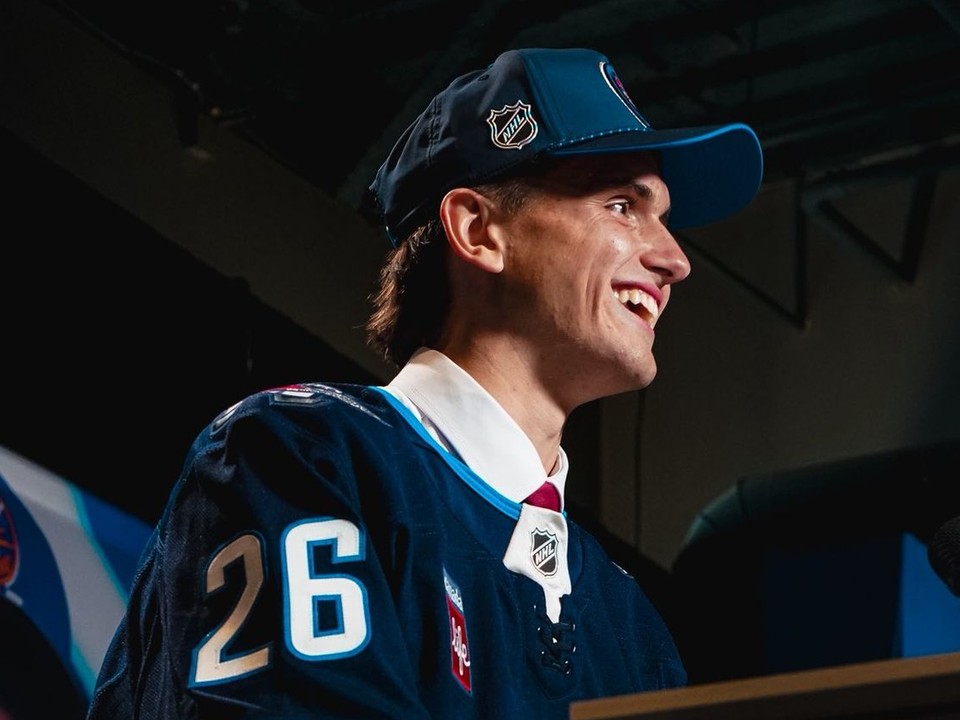 Samuel Hrenák bol draftovaný do NHL klubom Winnipeg Jets. 