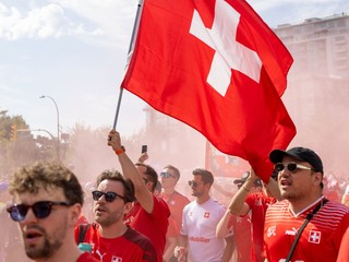 Švajčiarski fanúšikovia.