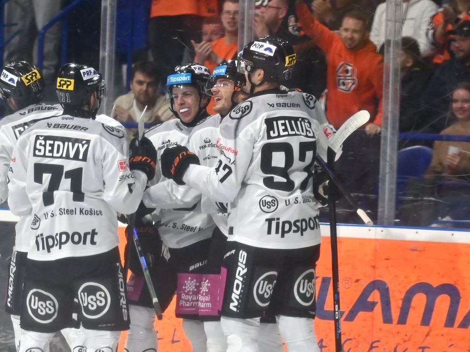 Hráči Košíc sa tešia z gólu v zápase 19. kola hokejovej Tipsport ligy HC Košice - HC Prešov.