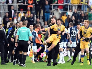 Kontroverzný moment v zápase DAC Dunajská Streda - ŠK Slovan Bratislava.