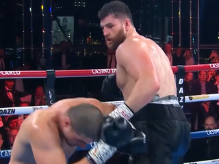 Baláž (vľavo) v súboji s Fisherom.