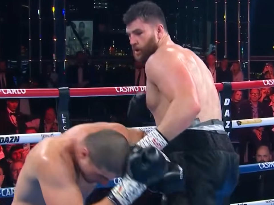 Baláž (vľavo) v súboji s Fisherom.