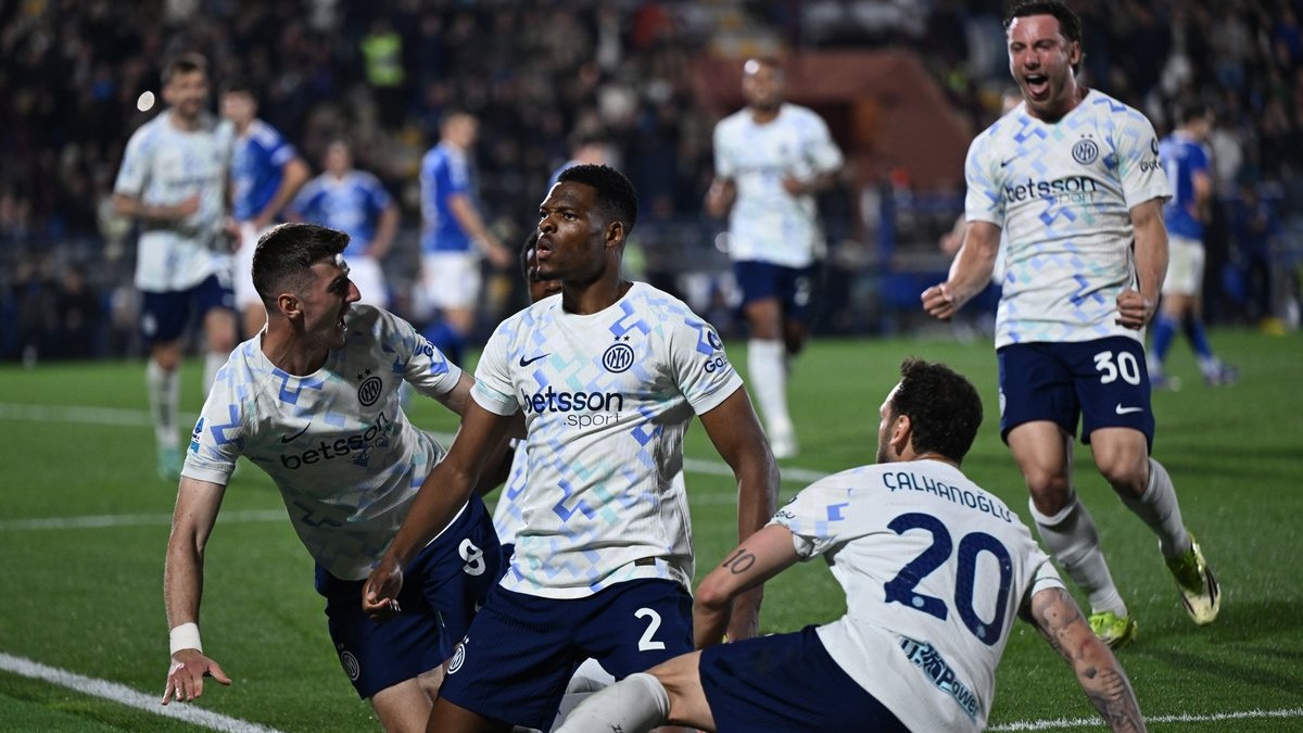 Hráči Interu oslavujú gól