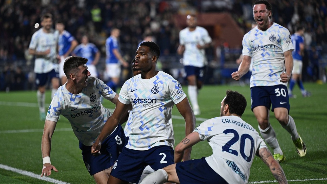 Hráči Interu oslavujú gól