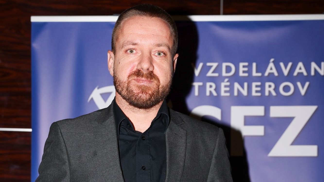 danovsky s diplomom.jpg