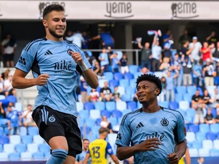 Mykola Kucharevyč, Ibrahim Rahim, Kyriakos Savvidis a Kenan Bajrič (všetci Slovan) sa tešia z gólu počas zápasu 6. kola Niké ligy ŠK Slovan Bratislava - FC Košice.