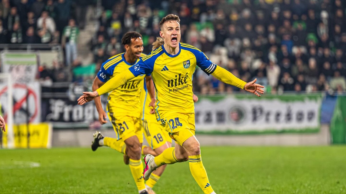 Dominik Kružliak oslavuje vyrovnávajúci gól.