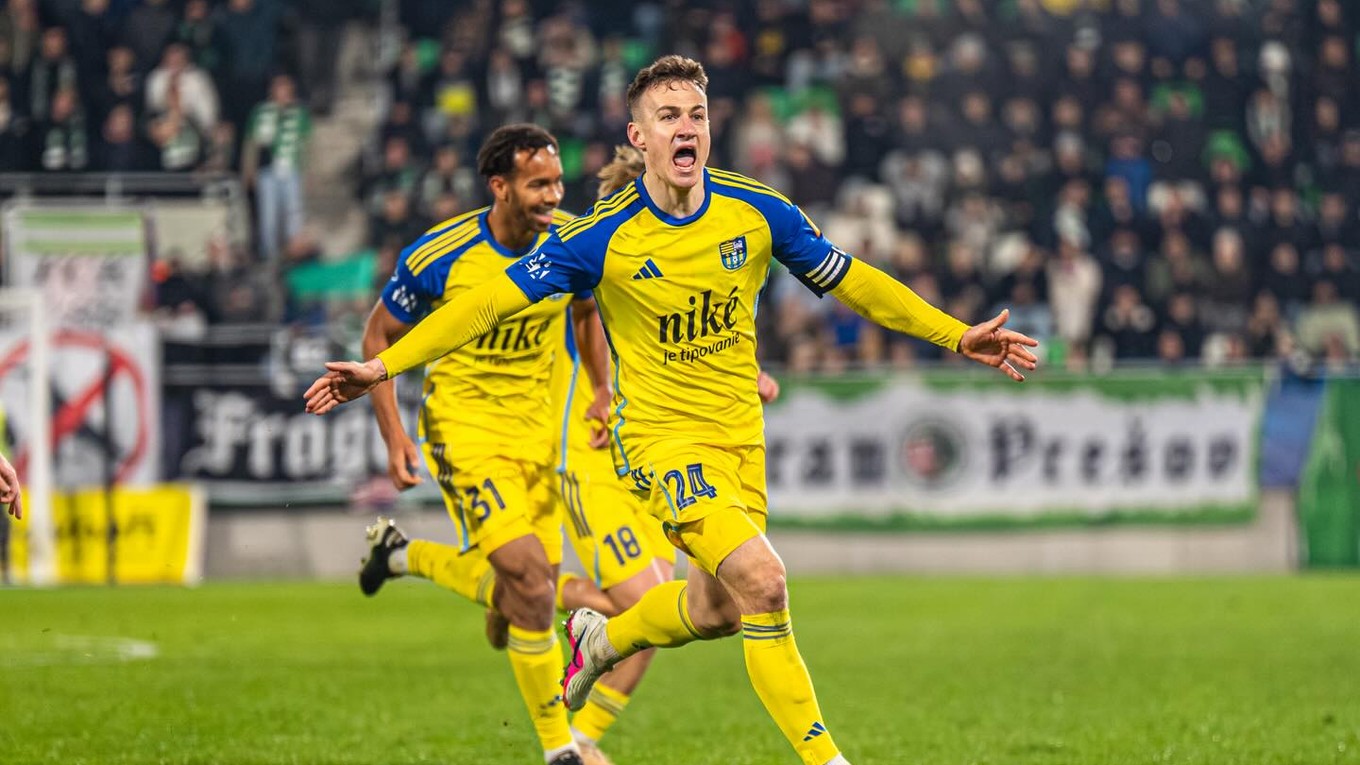 Dominik Kružliak oslavuje vyrovnávajúci gól.