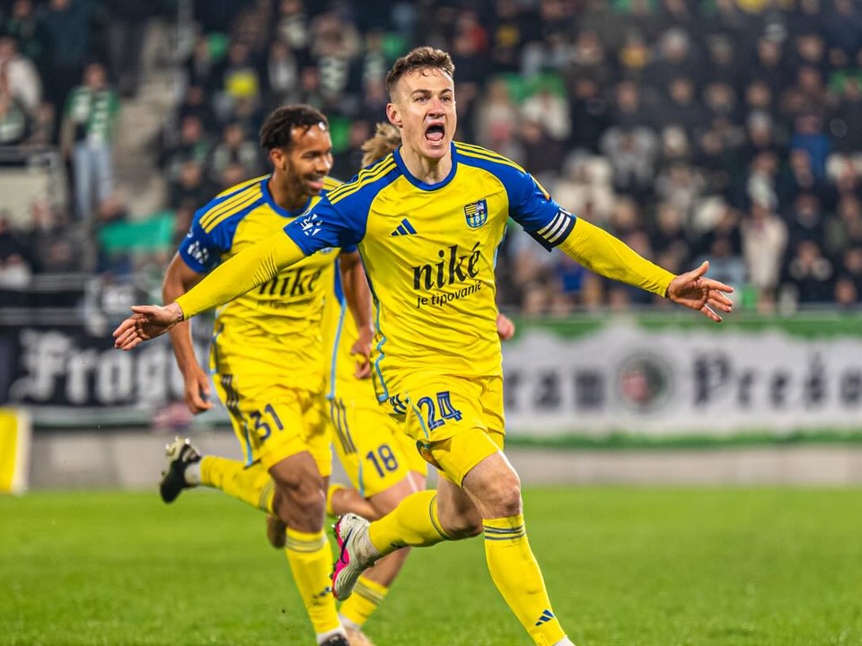 Dominik Kružliak oslavuje vyrovnávajúci gól.