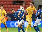 Na snímke zľava Rares Ille (Rumunsko), Mattia Zanotti (Taliansko), Constantin Grameni (Rumunsko) a Wilfried Gnonto (Taliansko) počas zápasu základnej A-skupiny Taliansko - Rumunsko.