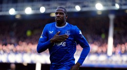 Abdoulaye Doucoure v drese Evertonu.