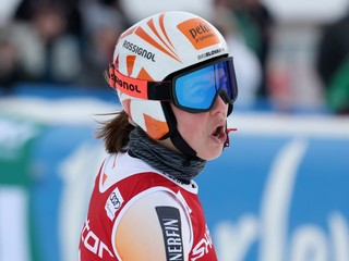 Petra Vlhová v cieli obrovského slalome v Aare