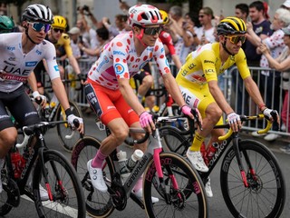 Majitelia cenných dresov vo 4. etape Tour de France 2023 a ich bicykle.