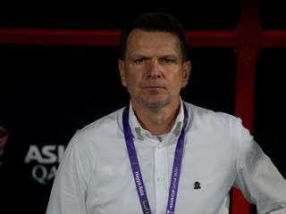 Slovenský tréner Štefan Tarkovič na lavičke Kirgizska na Ázijskom pohári 2023. 