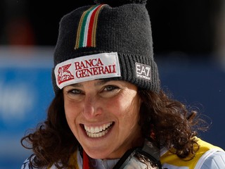 Talianska lyžiarka Federica Brignoneová sa teší po triumfe v obrovskom slalome Svetového pohára v alpskom lyžovaní vo švédskom Aare.